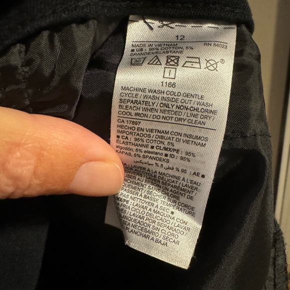 Lot of THREE Old Navy Pixie Pants, size 12 - Picture 5 of 5